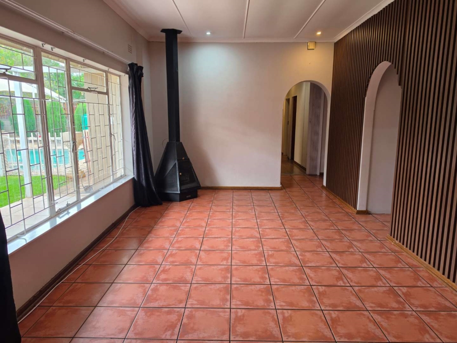 3 Bedroom Property for Sale in Rhodesdene Northern Cape